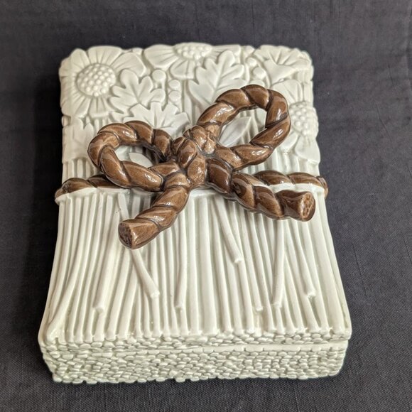 Fitz & Floyd Ceramic Daisy Flower Bouquet Ceramic Rectangular Trinket Box w/ Lid - Picture 1 of 12